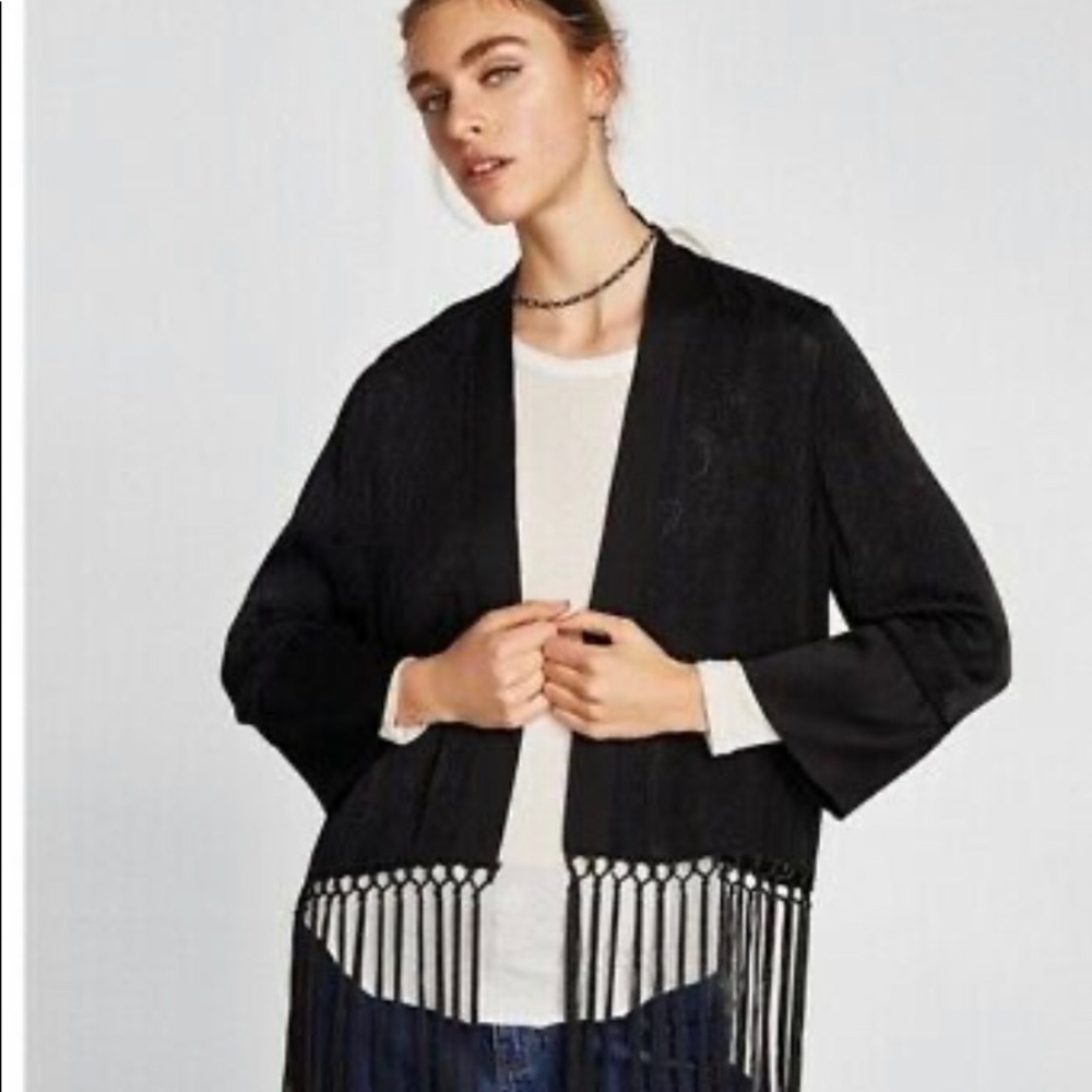 Zara NWT Cardi. Tassels and paisley print throughout. Size xs but would fit a sm